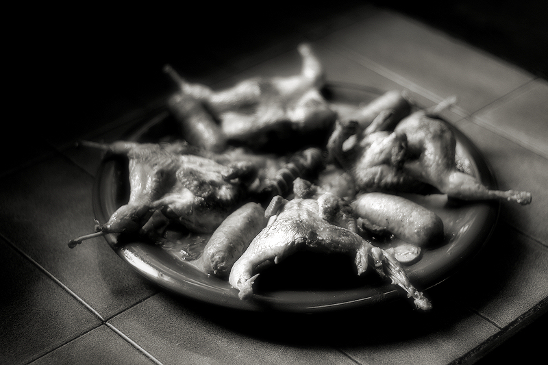Guatlles a la cassola amb xoriços criolls