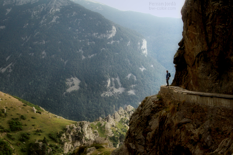 the hiker / l'excursionista