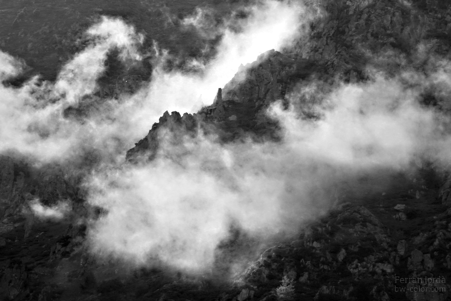 between clouds / entre els núvols